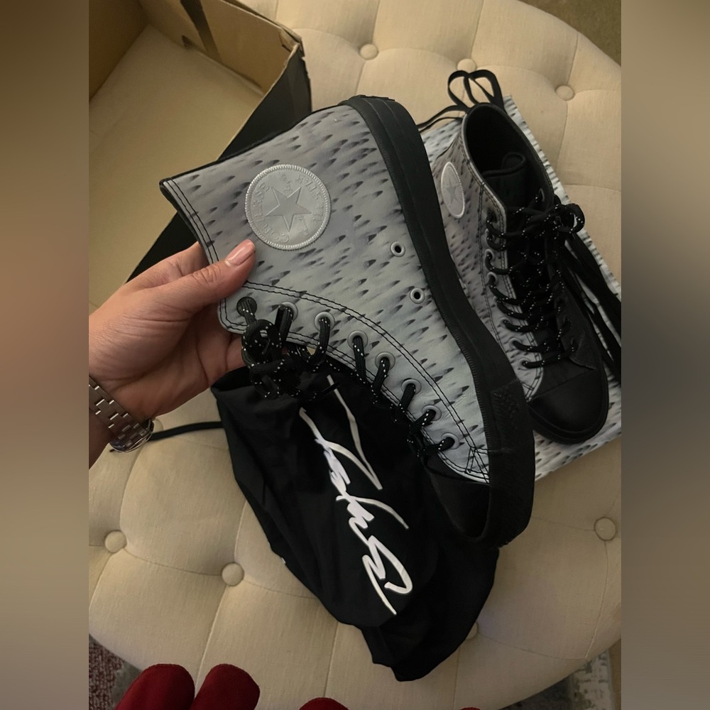 Men’s size 9 shoes